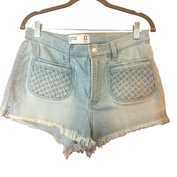 Women's Abercrombie and Fitch  Light Blue Denim Cut off Shorts size 12 - Picture 1 of 4